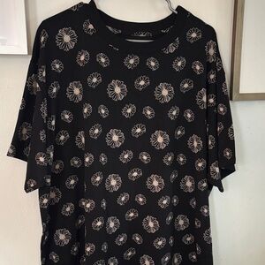 NWOT Brunette the label daisy t shirt dress